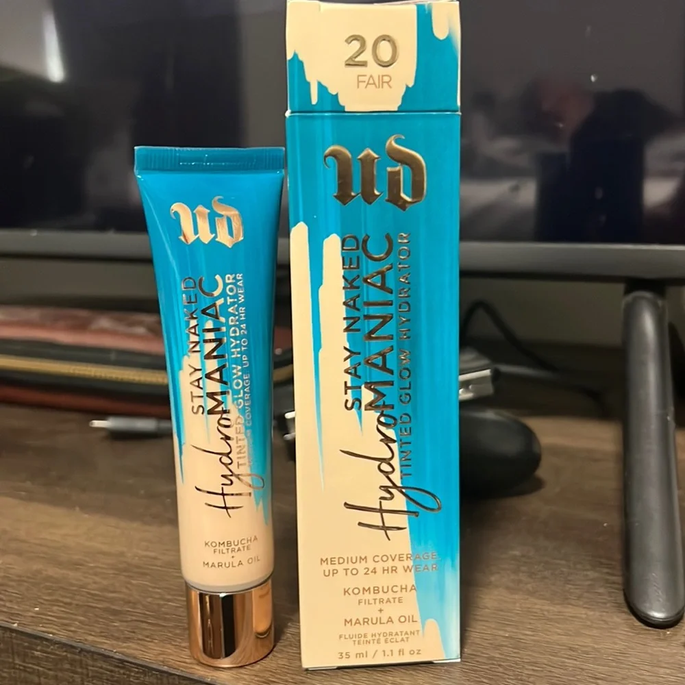 ♣️🌙Urban Decay Fair Stay Naked Hydromaniac Tinted Glow Hydrator